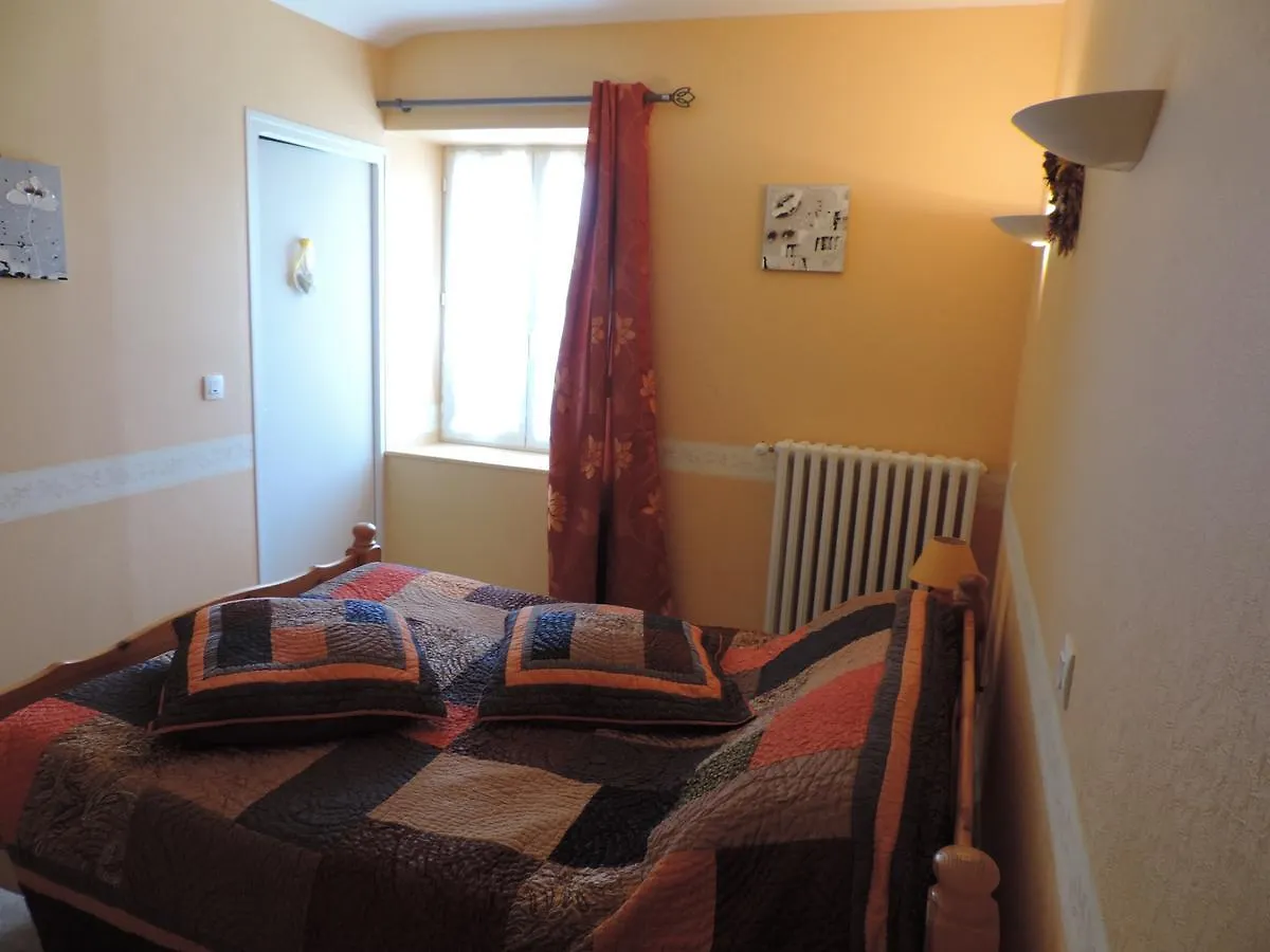 Auberge De La Normandie Junhac Bed & Breakfast